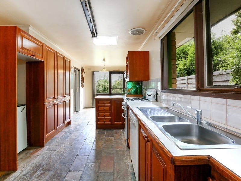 27 Acunha Street, Mount Eliza VIC 3930