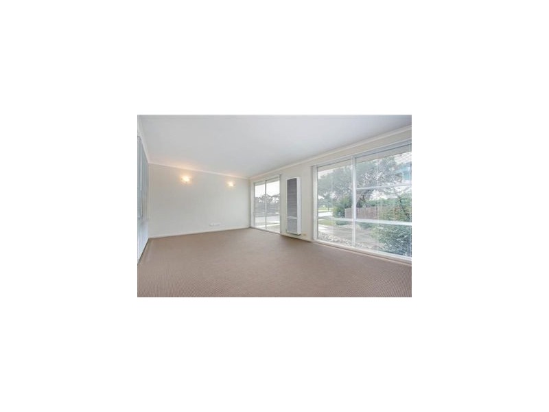 102 Robertson Drive, Mornington VIC 3931