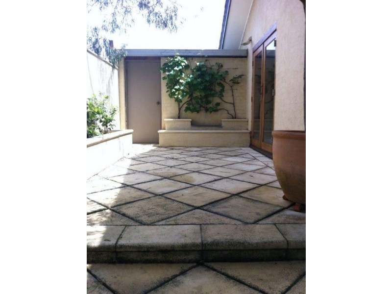 5/9 King George Avenue, Mornington VIC 3931