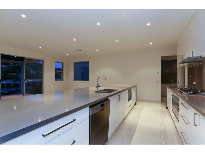 2 Clipper Quay, Safety Beach VIC 3936