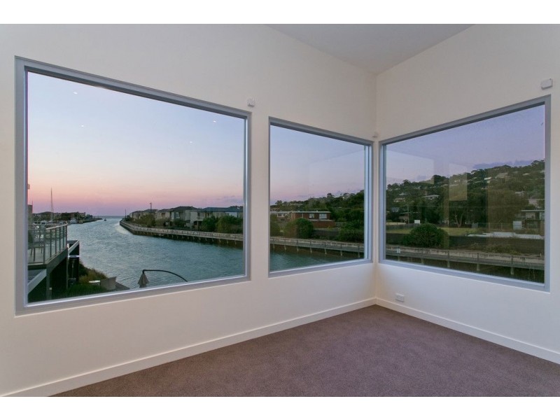 2 Clipper Quay, Safety Beach VIC 3936