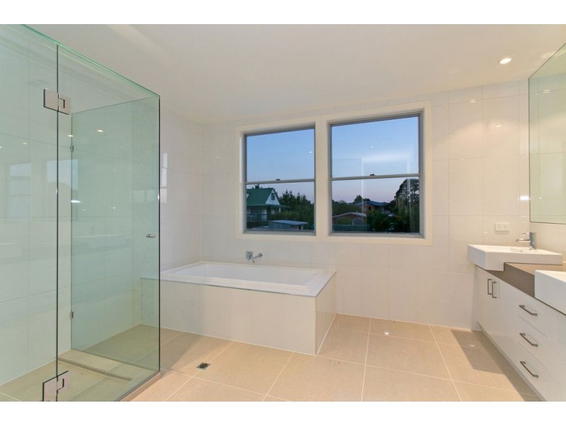 2 Clipper Quay, Safety Beach VIC 3936