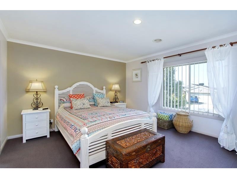 49 Parkside Crescent, Mornington VIC 3931
