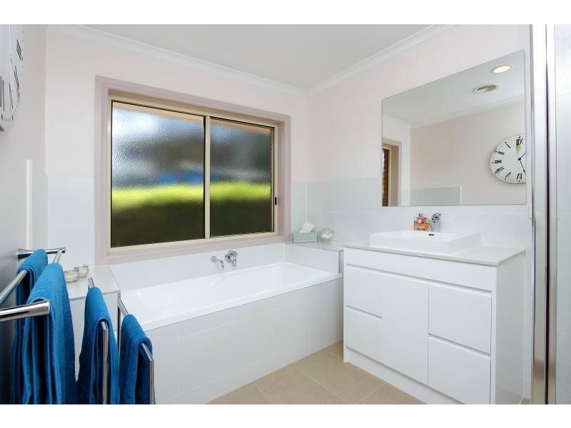 49 Parkside Crescent, Mornington VIC 3931