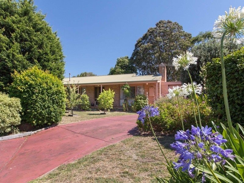 4 Lansell Place, Mount Martha VIC 3934