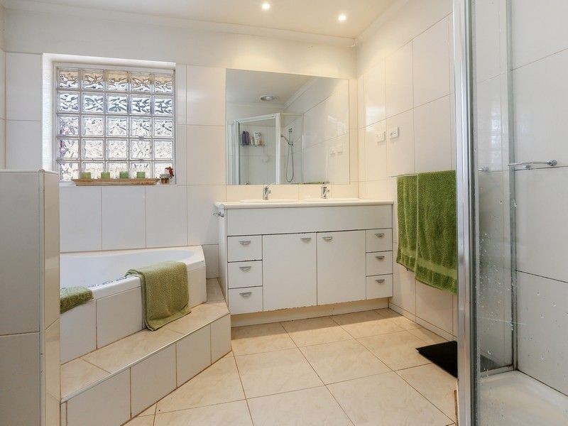 14 Corio Avenue, Frankston VIC 3199