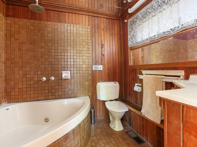 4 Petrel Close, Mount Eliza VIC 3930