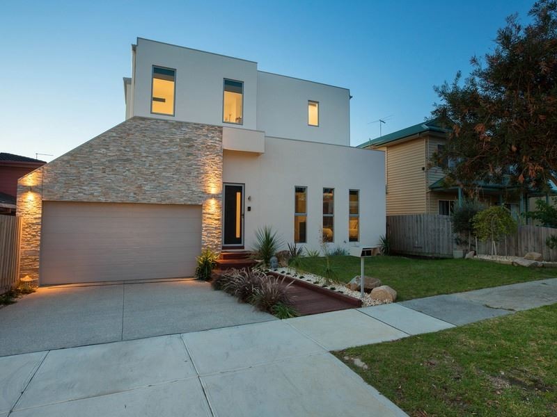 8 Yacht Court, Mornington VIC 3931