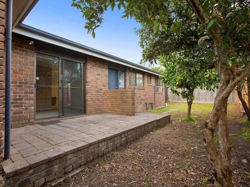 16 Weber Drive, Mornington VIC 3931