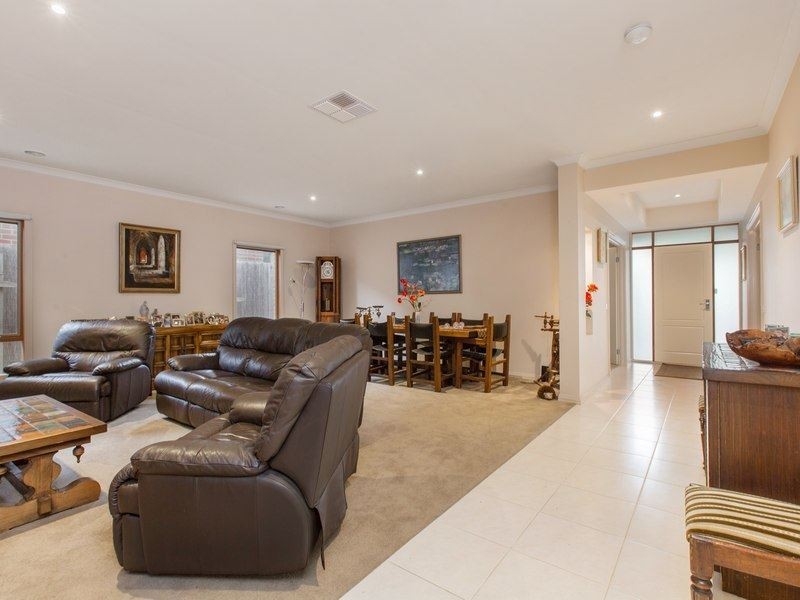 27 Serenity Way, Mornington VIC 3931