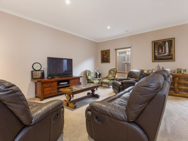 27 Serenity Way, Mornington VIC 3931