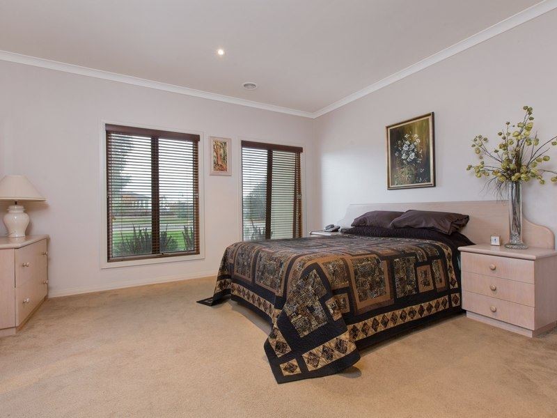 27 Serenity Way, Mornington VIC 3931