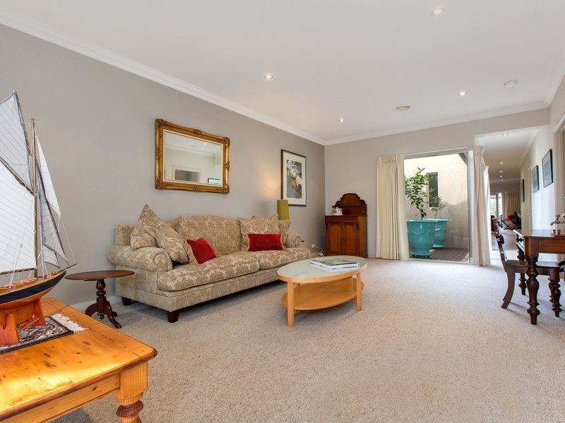 16 Dalsten Grove, Mount Eliza VIC 3930