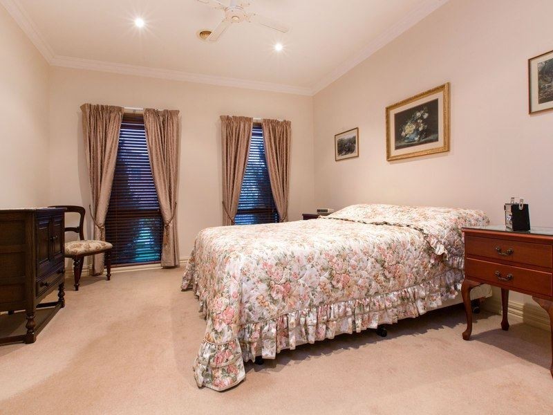 27 Coney Hurst Crescent, Mornington VIC 3931