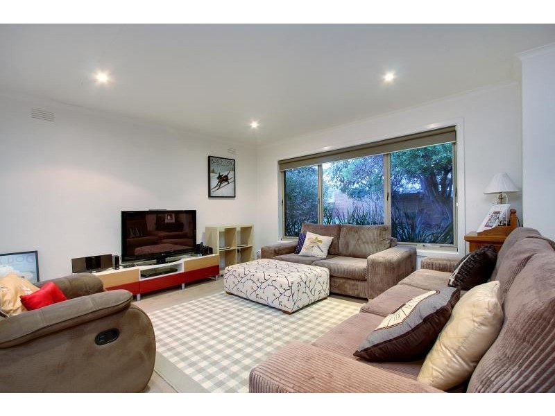 11 Pender Avenue, Mornington VIC 3931