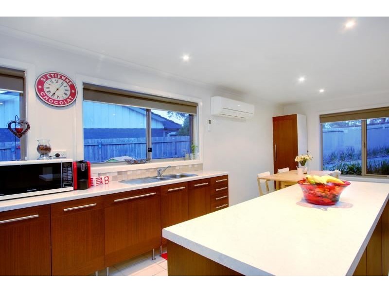 11 Pender Avenue, Mornington VIC 3931