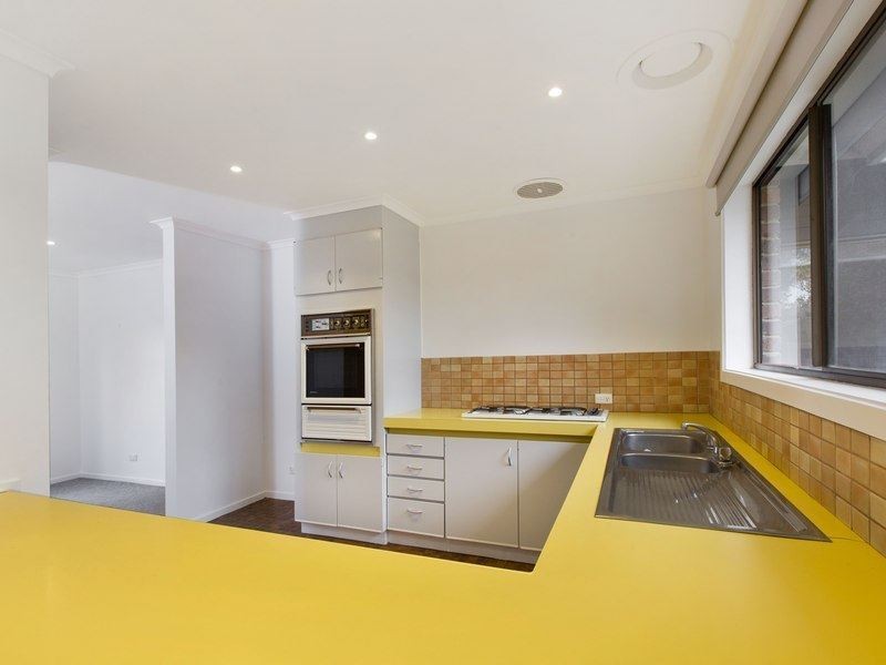 16 Weber Drive, Mornington VIC 3931