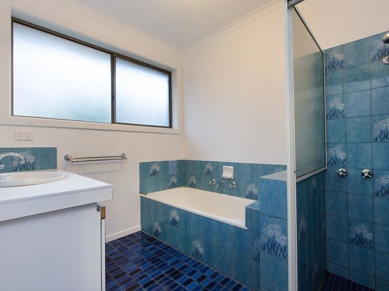 16 Weber Drive, Mornington VIC 3931