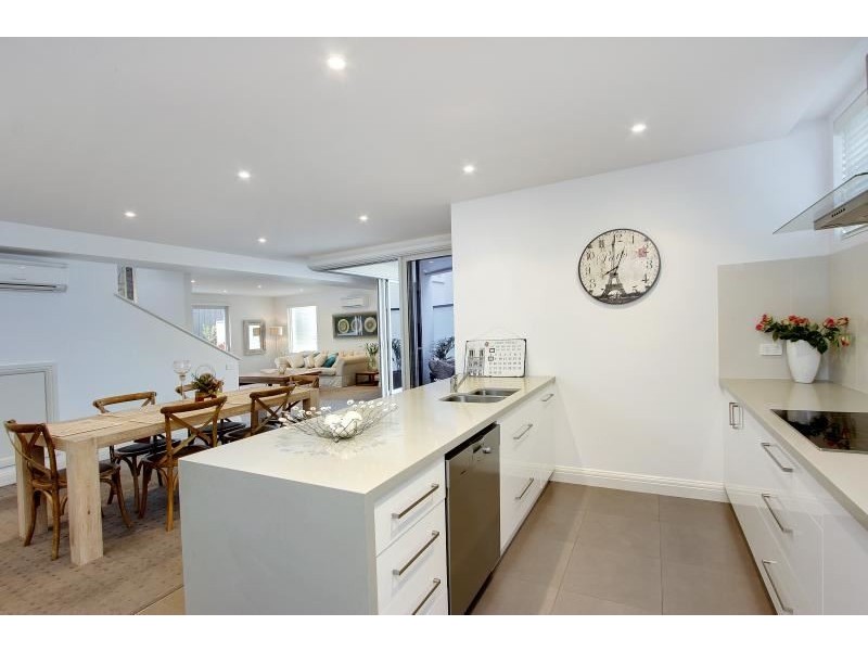 10/14 Tanti Avenue, Mornington VIC 3931