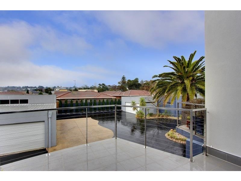 9/81-85 Barkly Street, Mornington VIC 3931