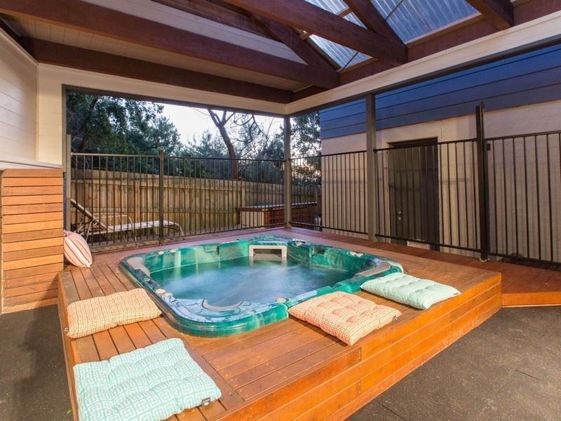 33 Bayview Road, Mccrae VIC 3938