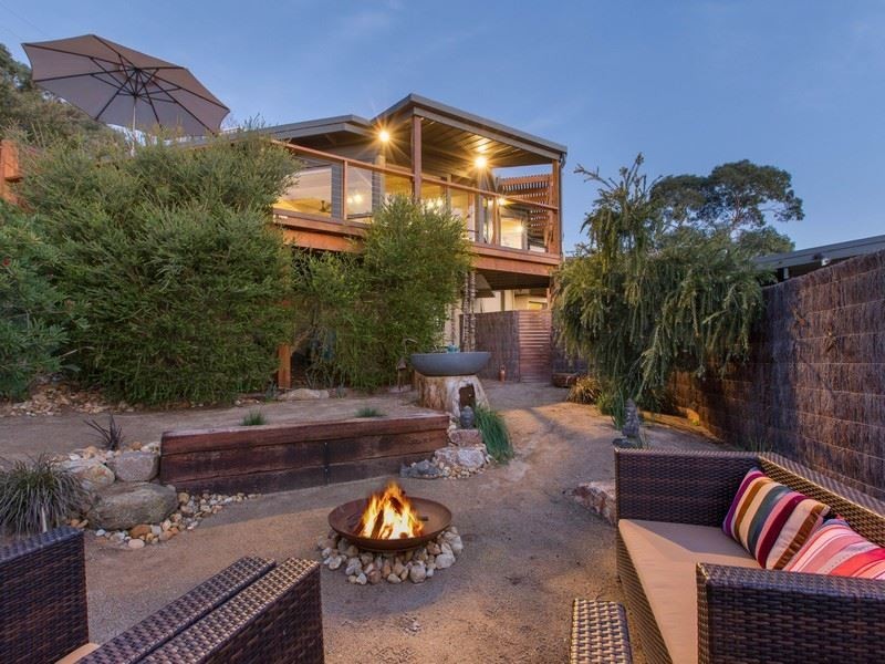 33 Bayview Road, Mccrae VIC 3938