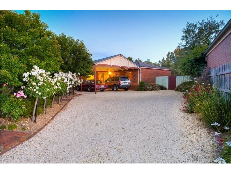 8 St Mitchell Circuit, Mornington VIC 3931