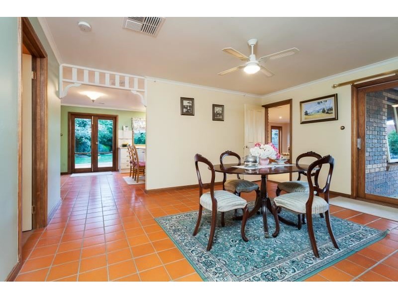 8 St Mitchell Circuit, Mornington VIC 3931