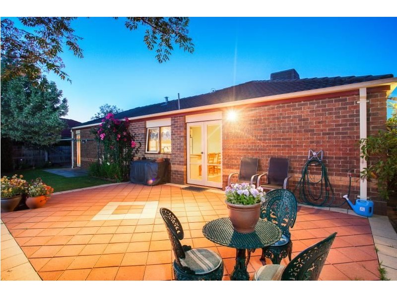 8 St Mitchell Circuit, Mornington VIC 3931