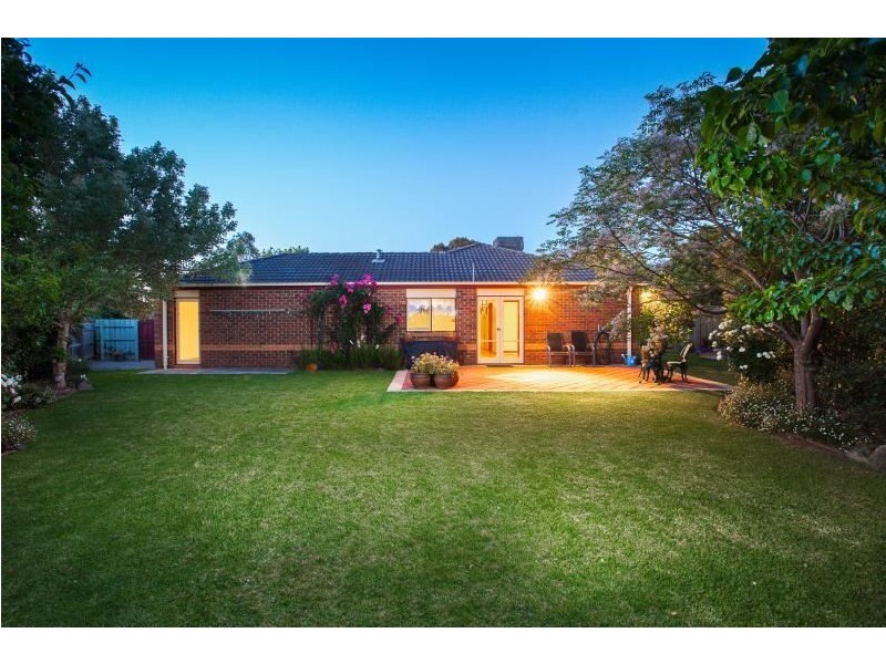 8 St Mitchell Circuit, Mornington VIC 3931