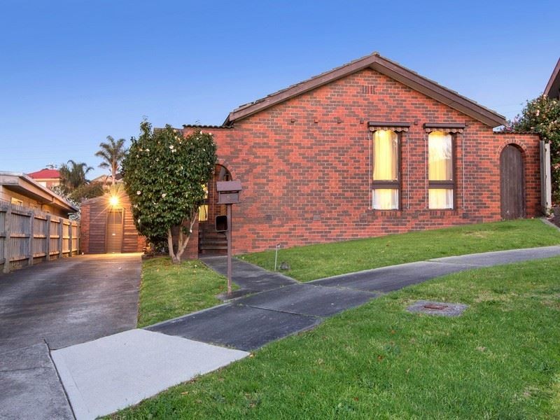 6 Zammit Court, Frankston VIC 3199