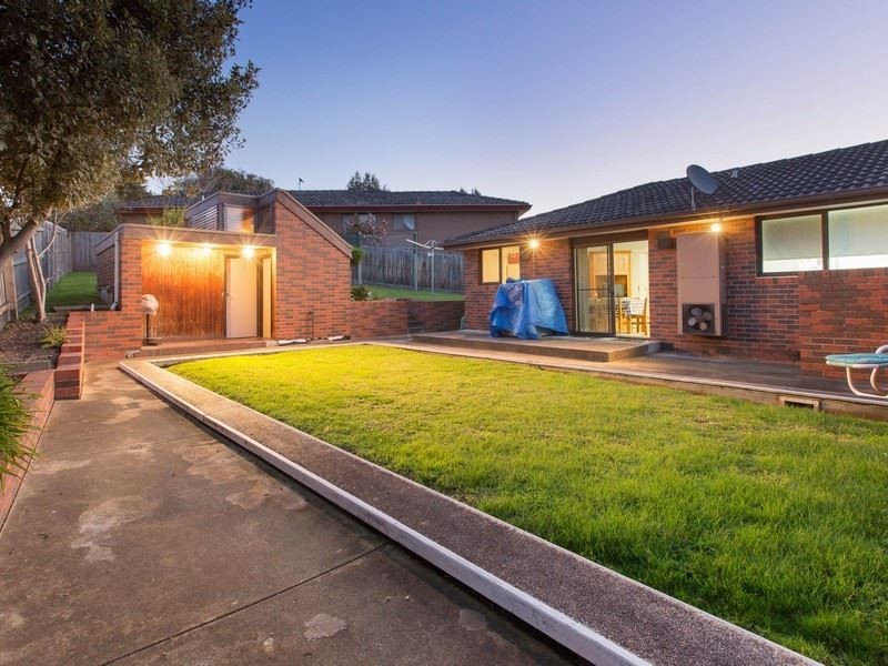 6 Zammit Court, Frankston VIC 3199