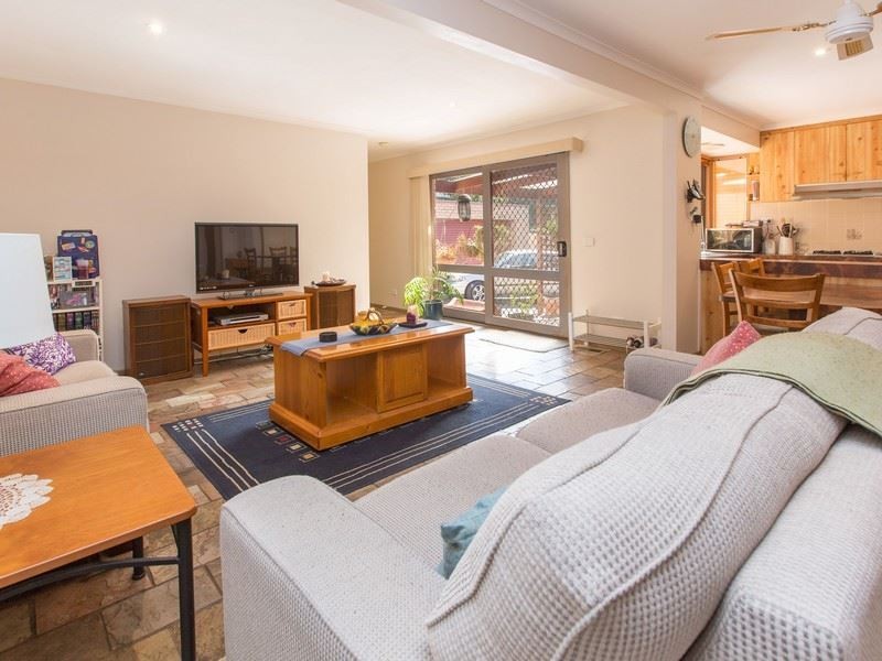 12 Pine Hill Drive, Frankston VIC 3199