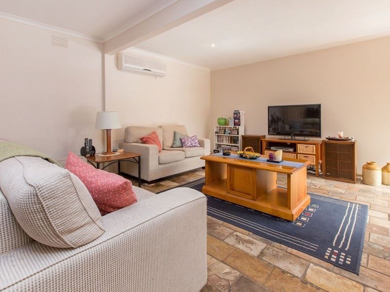 12 Pine Hill Drive, Frankston VIC 3199