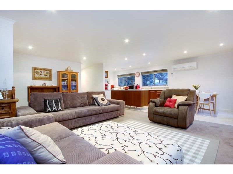 11 Pender Avenue, Mornington VIC 3931