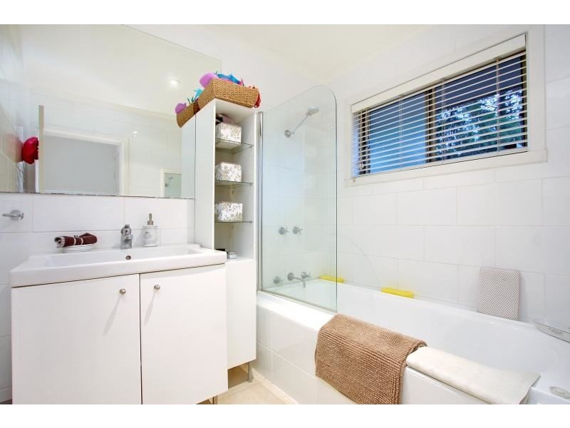 11 Pender Avenue, Mornington VIC 3931