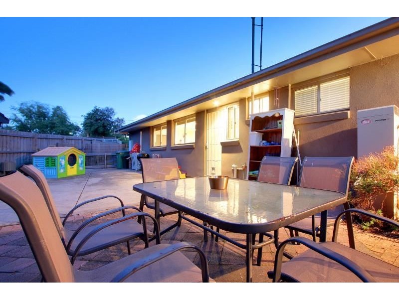 11 Pender Avenue, Mornington VIC 3931