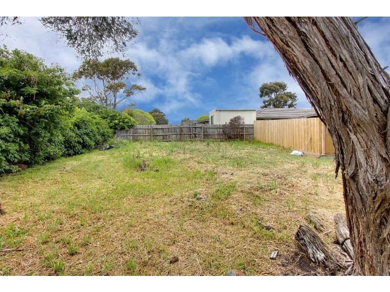104 Robertson Drive, Mornington VIC 3931