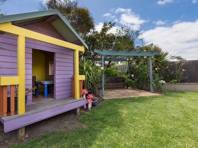 28 Samantha Drive, Mornington VIC 3931