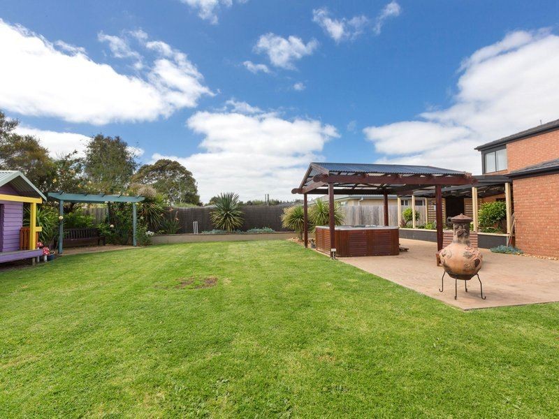 28 Samantha Drive, Mornington VIC 3931