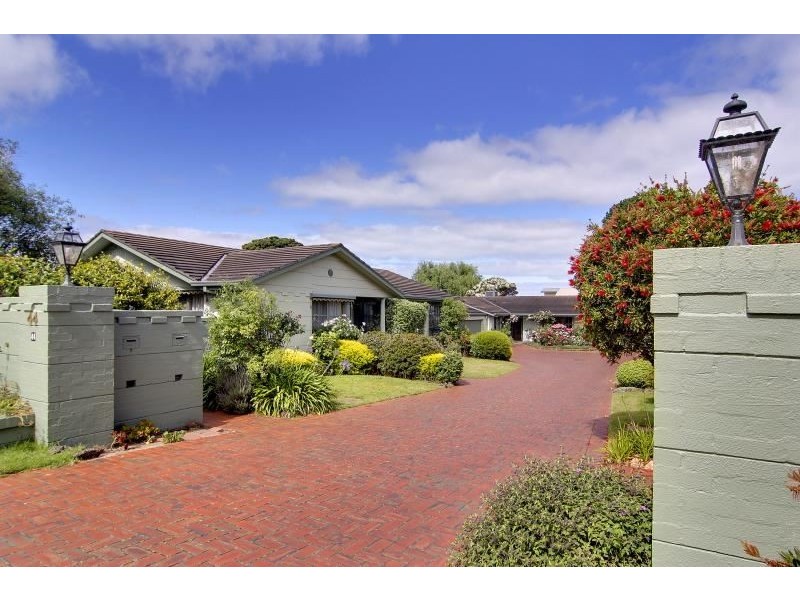 1/44 Beleura Hill Road, Mornington VIC 3931
