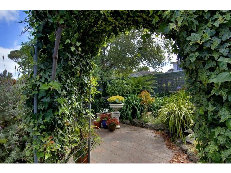 1/44 Beleura Hill Road, Mornington VIC 3931