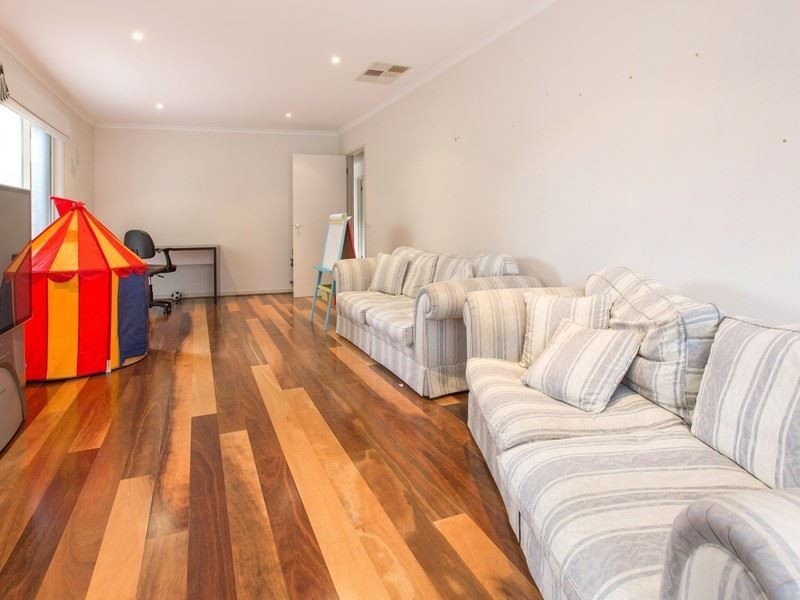 99 Strachans Road, Mornington VIC 3931