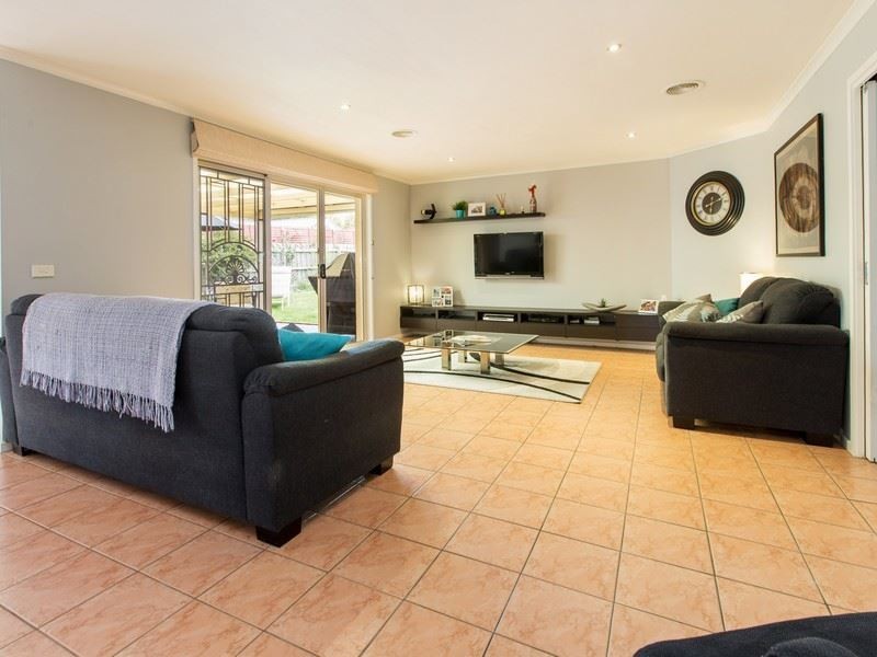 13 Caversham Drive, Mornington VIC 3931
