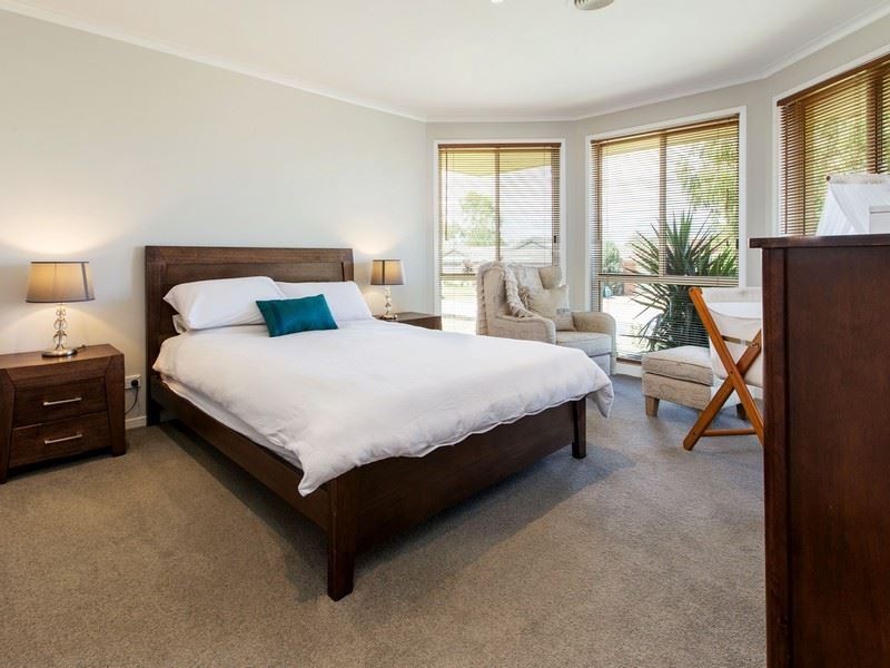 13 Caversham Drive, Mornington VIC 3931