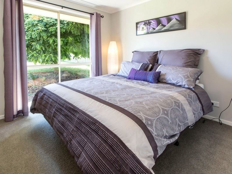 13 Caversham Drive, Mornington VIC 3931