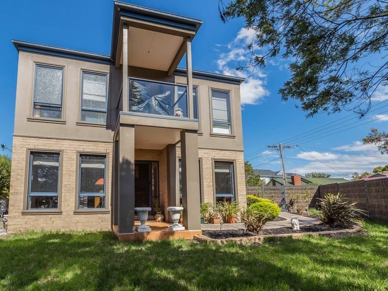 15 Gleneagles Avenue, Mornington VIC 3931