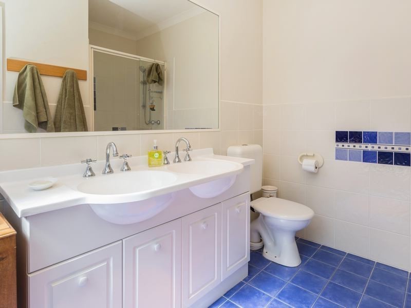 15 Gleneagles Avenue, Mornington VIC 3931