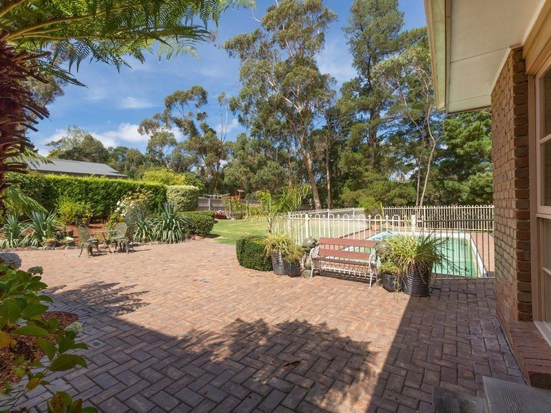 17 Blake Court, Mount Eliza VIC 3930