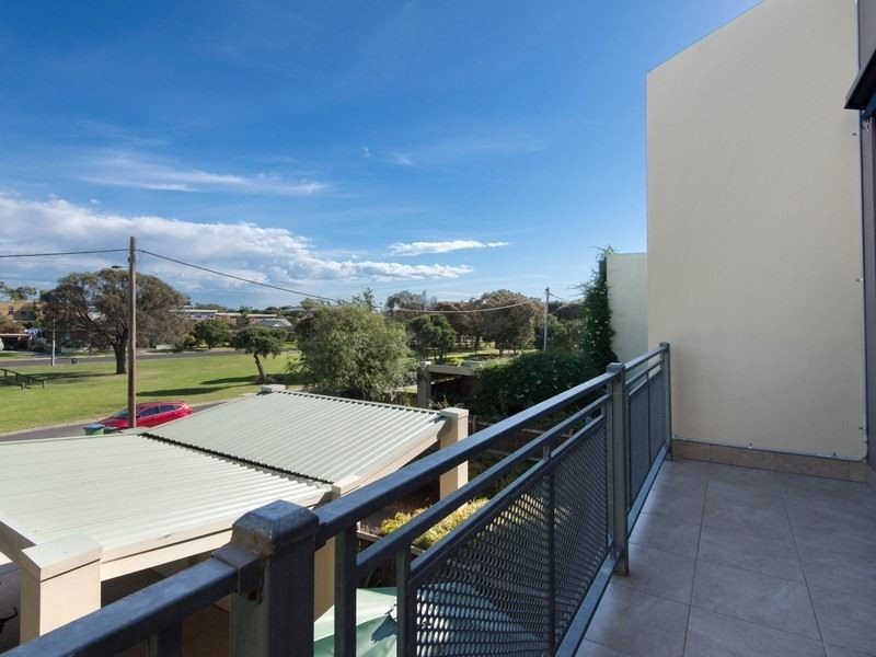 4/29 Seaton Road, Mornington VIC 3931
